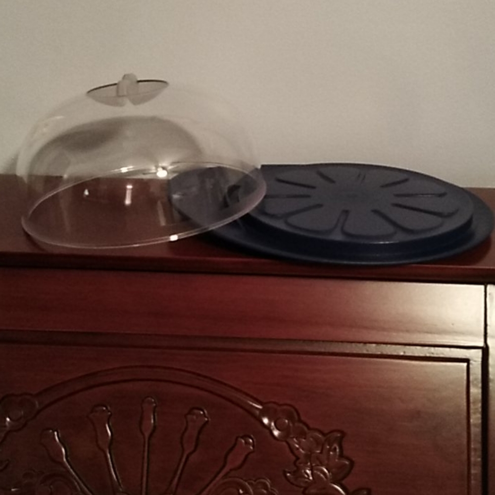 New Tupperware cheese ball platter